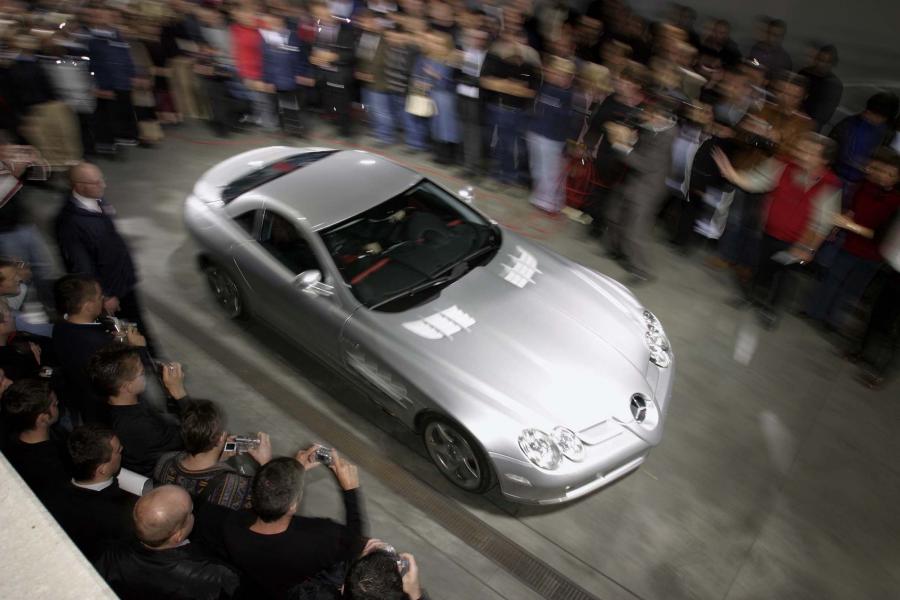  Mercedes-Benz SLR McLaren 2003 года  (фото 62 из 319)